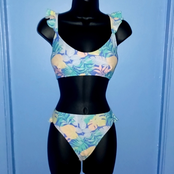 No Boundaries Floral Swimsuit - Picture 2 of 5